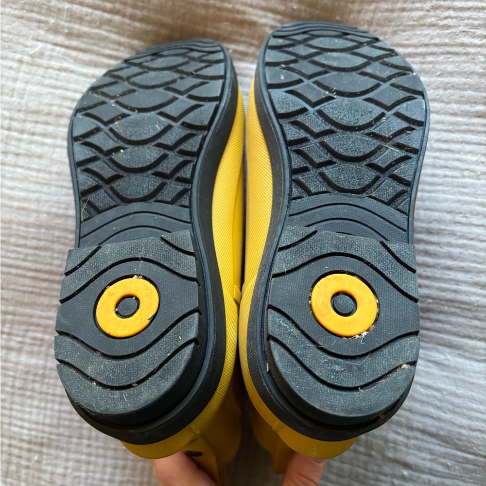 Bogs Yellow Rubber Chelsea Ankle Boots with Fleece Lining - Picture 5 of 6